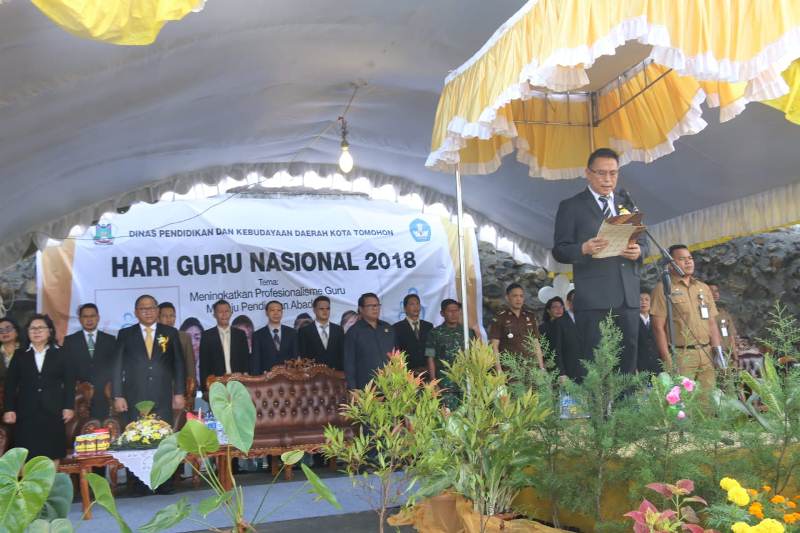 Ini Pesan Wali Kota Jimmy Eman pada Upacara Memperingati Hari Guru Nasional Tahun 2018