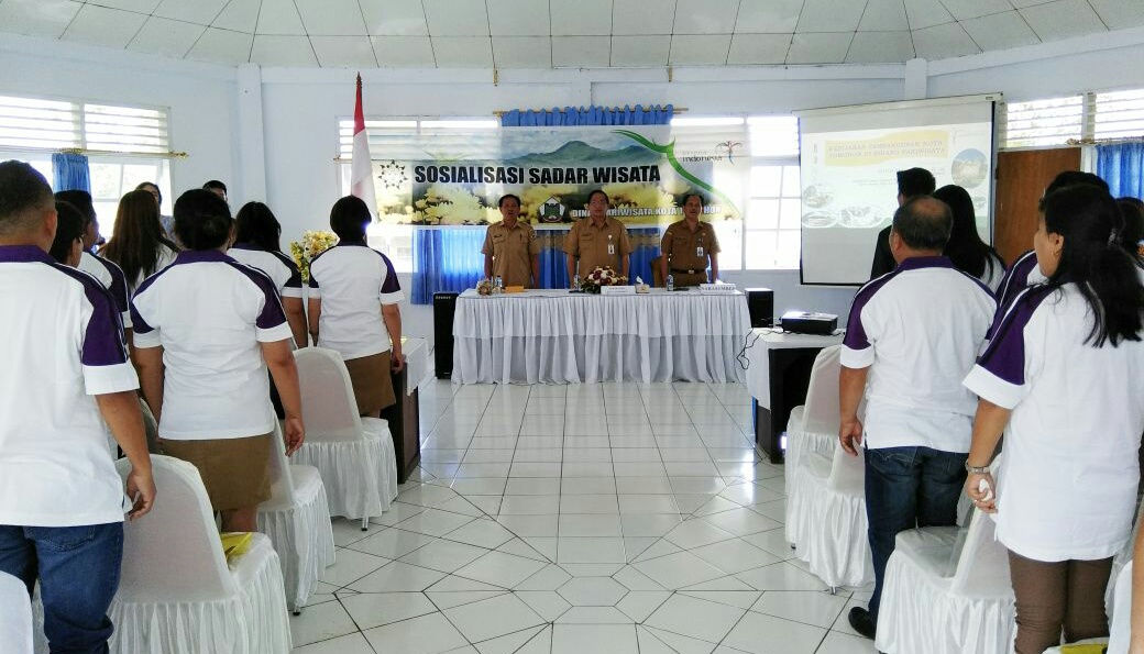 Tomohon - Sosialisasi Sadar Wisata dirangkaikan dengan Pengembangan Usaha Berbasis Ekonomi Kreatif