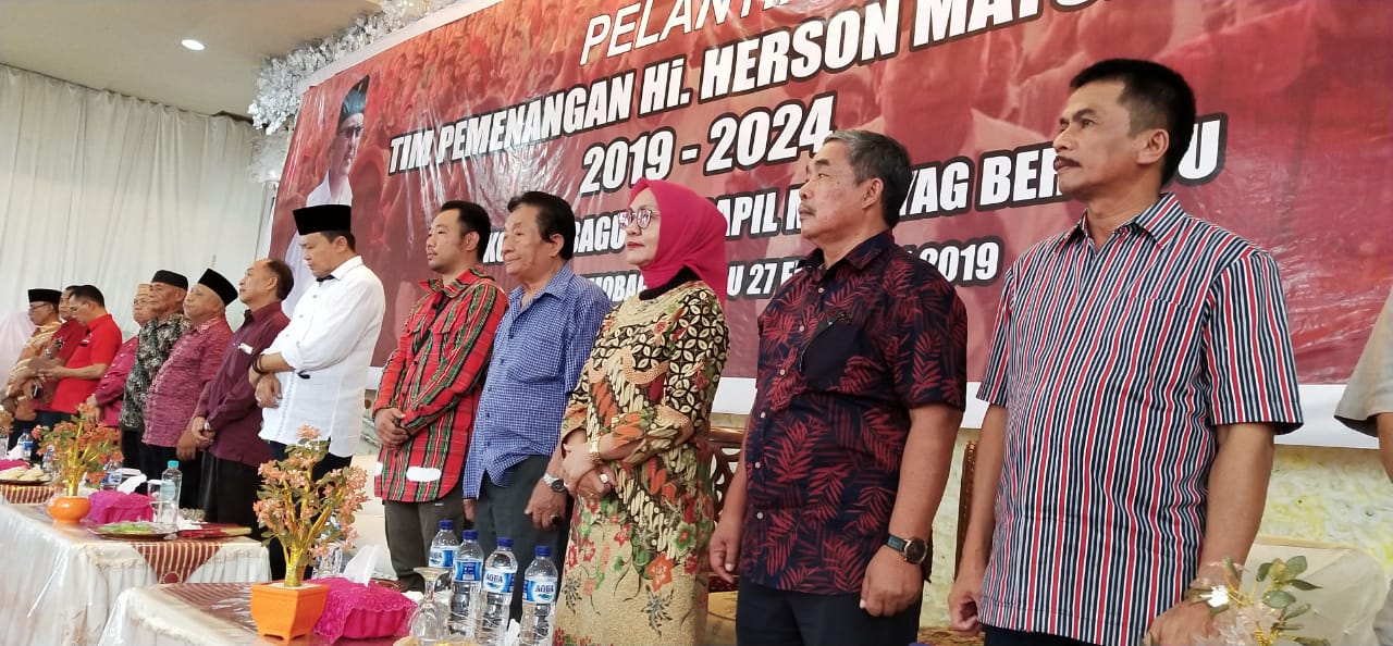 herson-mayulu-doakan-para-korban-yang-tertimbun-di-tambang-bakan.jpg
