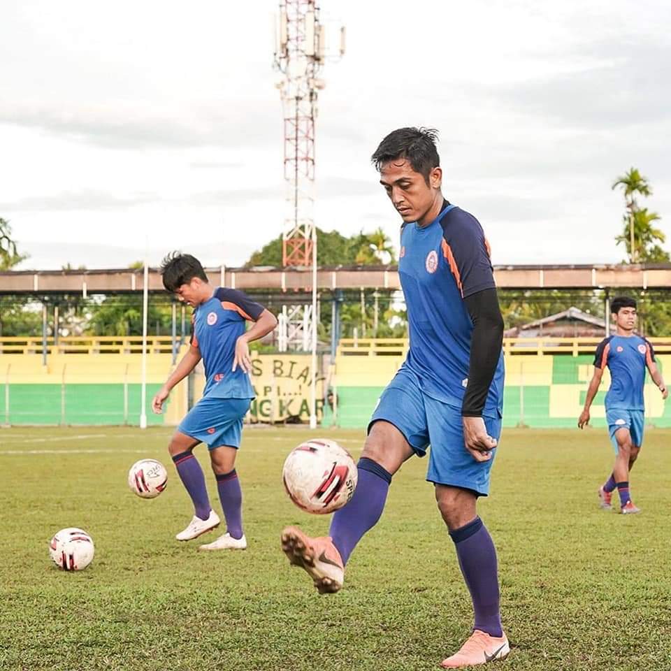 Impian I Made Wirahadi Sebelum Pensiun, Bermain Bersama Cristian Gonzales