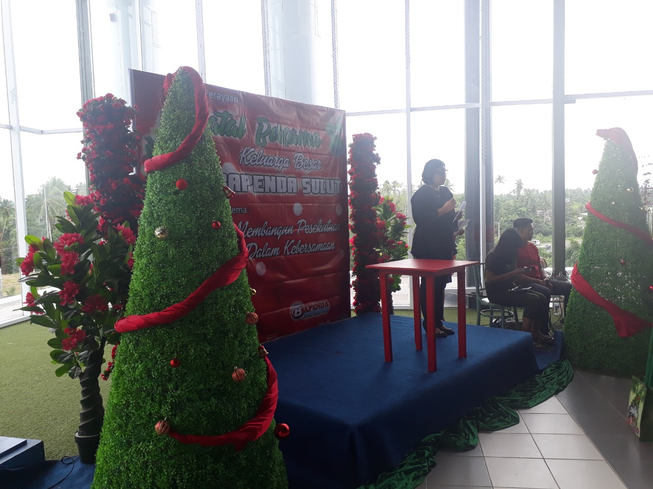 Ibadah Menyambut Natal Bapenda Sulut Awali Launching Samsat Noni di Transmart Kairagi