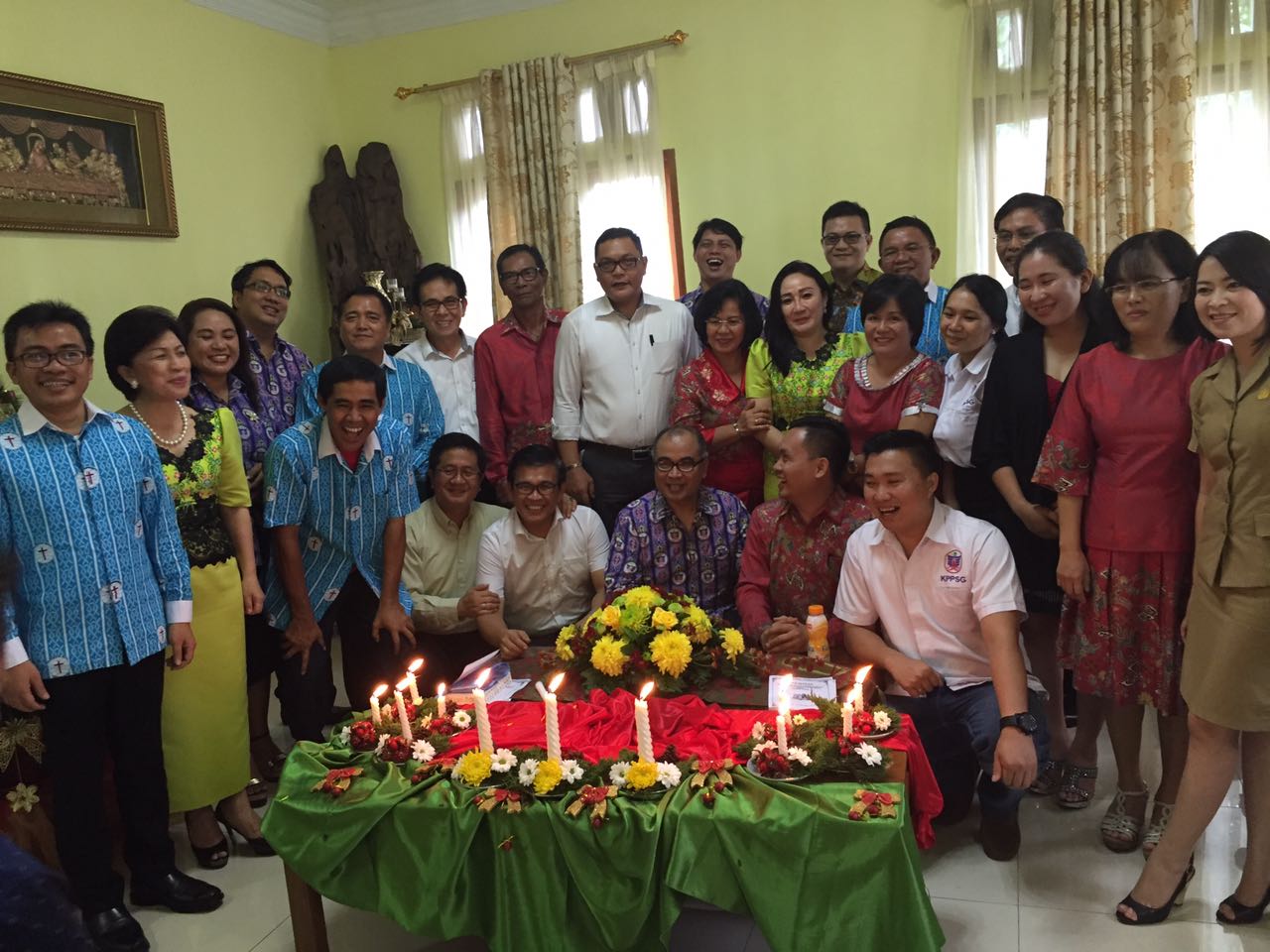 ibadah-pra-natal-kompelka-gmim_20161214_013755.jpg