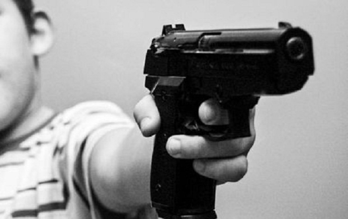 ilustrasi-bocah-3-tahun-di-as-tembak-mati-ibu-kandung-saat-bermain-pistol-milik-ayahnya.jpg