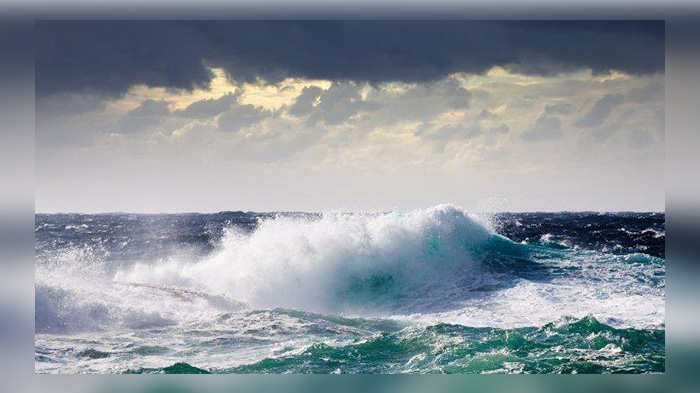 ilustrasi-gelombang-tinggi-34632.jpg