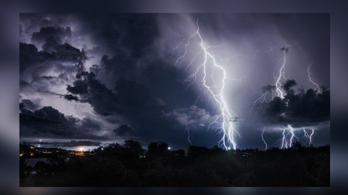 ilustrasi-hujan-petir-1512.jpg