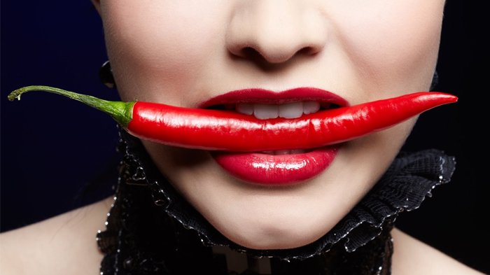 Alami Sakit Perut Setelah Makan Pedas? Berikut 3 Cara Mudah Mengatasinya