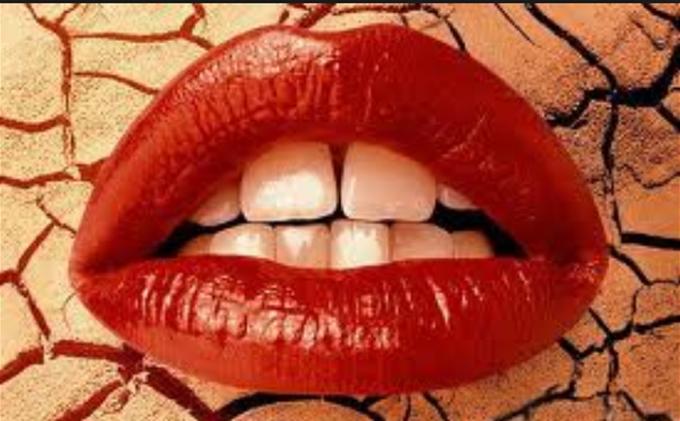 Tips Atasi Bibir Pecah-pecah dari Praktisi Kesehatan Andrew Weil MD