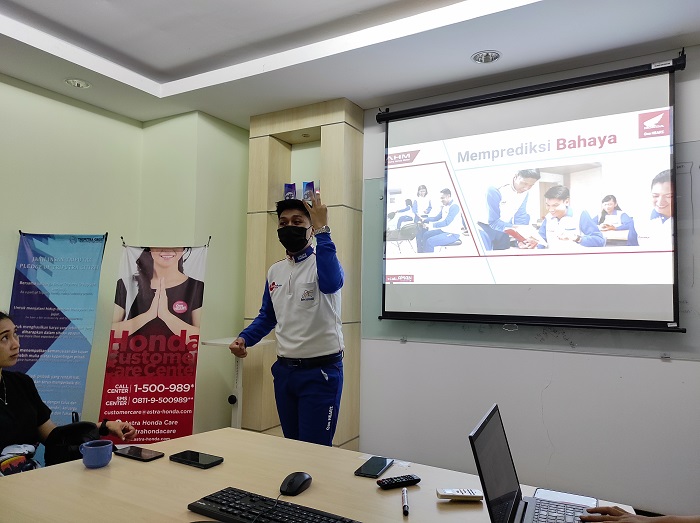 instruktur-safety-riding-honda-daw-yonatan-rotinsulu-jumat-31032023.jpg