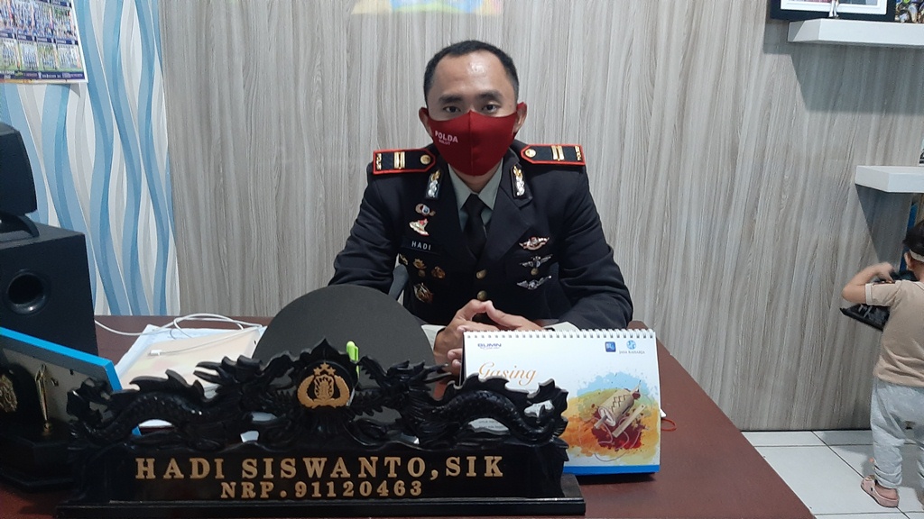 6 Warga Tomohon Terima SIM Khusus