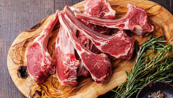 Ini 4 Tips Menghilangkan Bau Prengus pada Daging Kambing