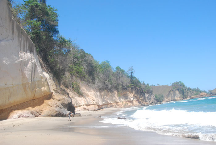 TRAVELLING - Indahnya Tebing dan Pantai Bukit Tinggi