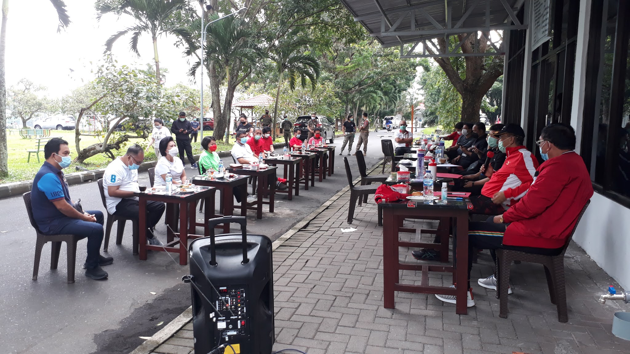 Sekprov Silangen Rapat di Halaman Kantor Gubernur, Singgung Urusan KPK, BPK, dan Pajak