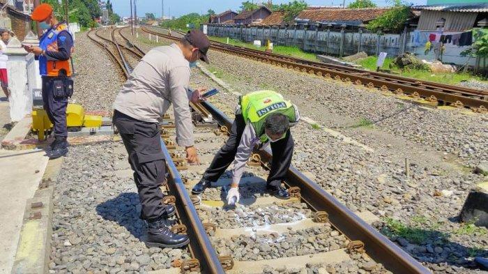 Kecelakaan Maut Pukul 09.30 WIB, Anggota DPRD Tewas Tertabrak Kereta, Korban Sudah Diteriaki Warga