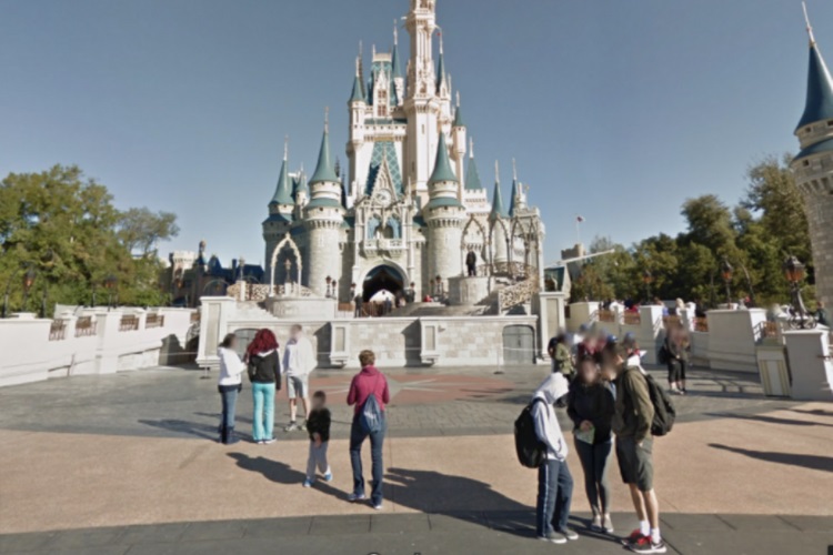 jalan-jalan-ke-disneyland-secara-virtual-melalui-google-maps-street-view_20180307_195814.jpg