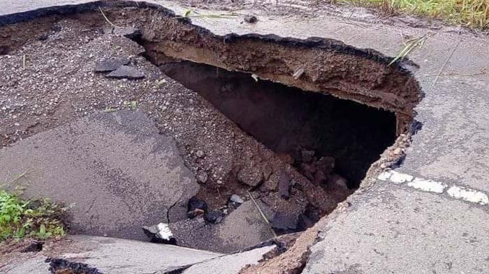 jalan-rusak-di-pindol-foto-terbaru.jpg