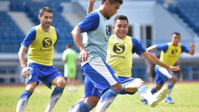 Jelang Pertandingan Lawan Arema FC, Berikut 4 Pemain Persib Bandung yang Pernah Bela Singo Edan