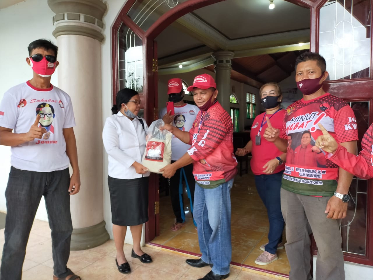 JG-KWL Salurkan Beras di Jemaat ini