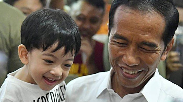 VIRAL, Video Presiden Jokowi Diwawancarai Sambil Diselingi Celotehan Cucunya Jan Ethes