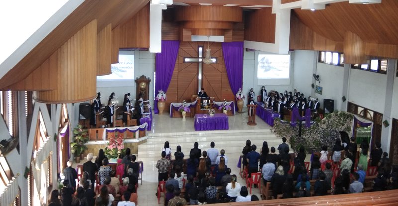 jumat-02042021-di-salah-satu-gereja-gmim-yang-ada-di-wilayah-tombatu.jpg