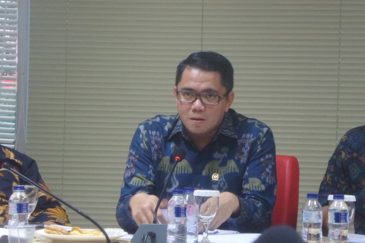kabar-terbaru-arteria-dahlan-kini-singgung-sby-soal-warna-pesawat-kepresidenan-ri.jpg