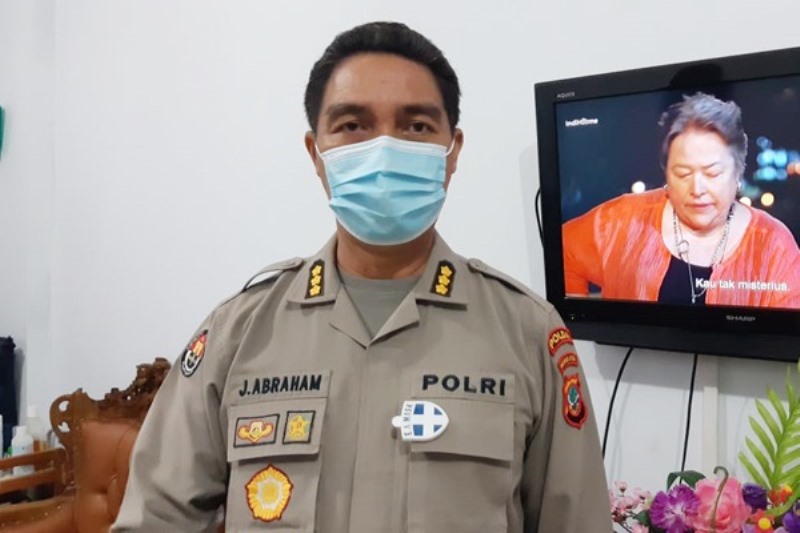 kabid-humas-polda-sulut-kombes-pol-jules-abraham-abast879.jpg