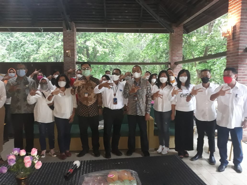 kadis-pariwisata-se-sulut-jadi-orang-pertama-yang-menginap-di-home-stay-di-desa-pulisan.jpg