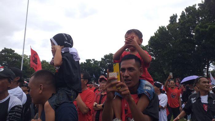Banyak Anak Ikut Kampanye Ganjar Pranowo di Sulut, Ada yang Masih Pakai Seragam