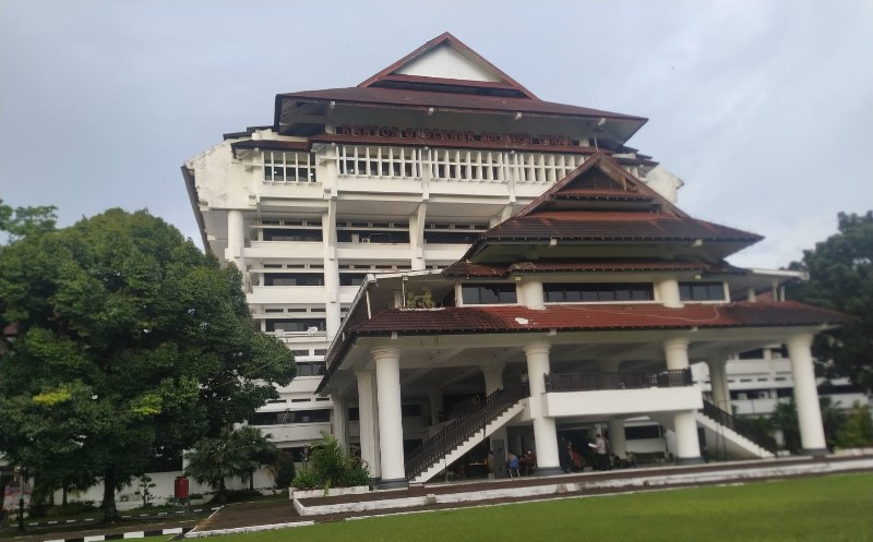 kantor-pemprov-sulawesi-utara-56jlp.jpg