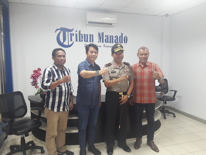 kapolda-sulut-berkunjung-ke-tribun-manado-1.jpg