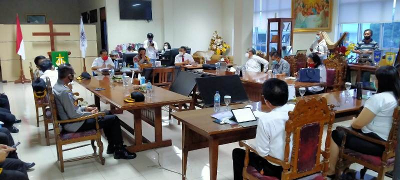 Kunjungi Sinode GMIM, Kapolda Berharap GMIM Bantu Polda Sulut Jaga Kamtibmas