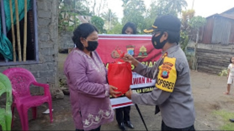 Sambut HUT Ke-72 Polwan, Kapolres Minut Berbagi Rezeki di Panti Sosial dan Desa Klabat