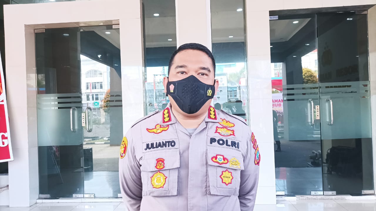 kapolresta-manado-kombes-julianto-p-sirait-hfhh.jpg