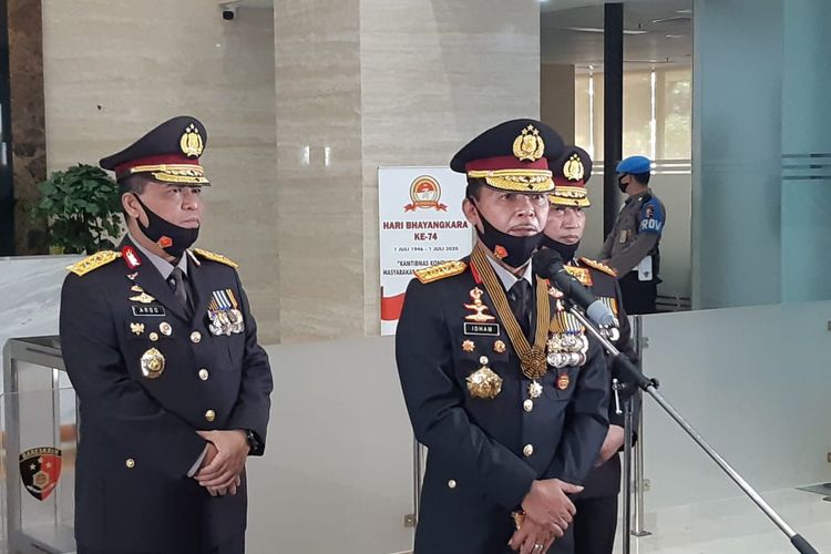 kapolri-jenderal-idham-azis-memberikan-pengarahan-terhadap-anggotanya.jpg