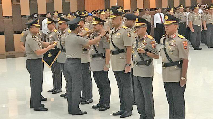 kapolri-jenderal-pol-idham-azis-memimpin-upacara-serah-terima-jabatan-2467347.jpg