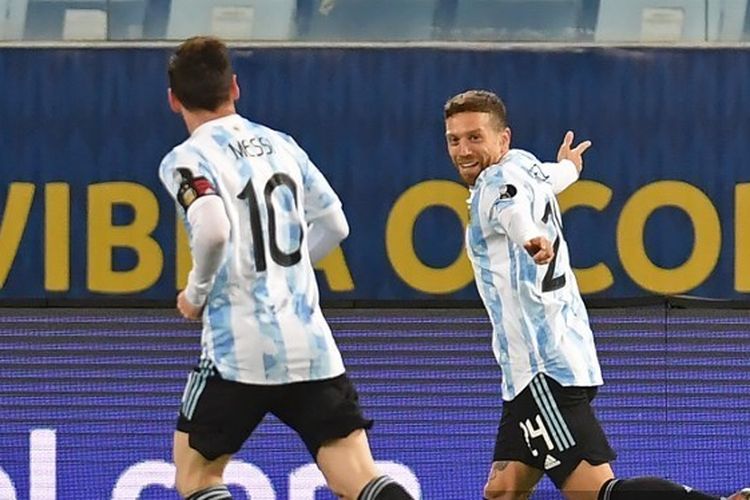 kapten-timnas-argentina-lionel-messi-turut-merayakan-gol-alejandro-gomez-ke-gawang-bolivia.jpg