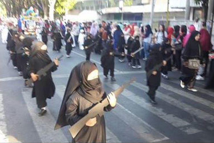 Inilah 4 Fakta Karnaval Siswa TK 'Bersenjata' di Probolinggo