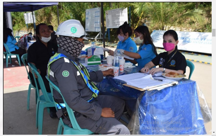 karyawan-dan-tenaga-kerja-ptpp-proyek-bendungan-lolak-mengikuti-tes-urine-massal.jpg