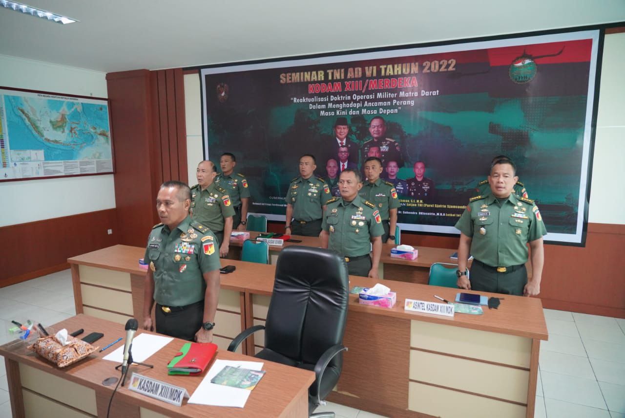 kasdam-xiii-merdeka-brigjen-tni-luthfie-beta-mengikuti-seminar.jpg