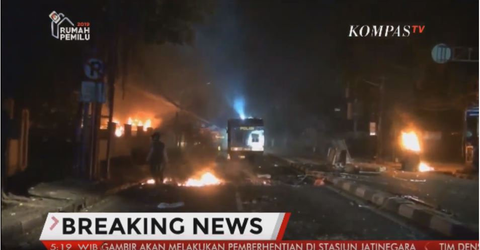 UPDATE Kerusuhan di Sekitar Gedung Bawaslu, Sejumlah Area di Asrama Brimob Petamburan Terbakar