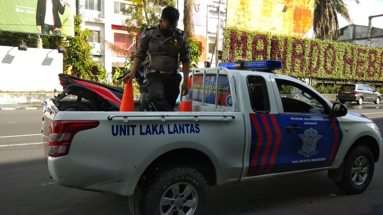 BREAKING NEWS: Kecelakaan Lalu Lintas di Jalan Pierre Tendean Manado, Pengendara Mio Dilarikan ke RS