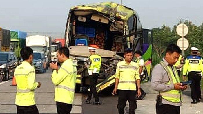 Nama 7 Korban Kecelakaan Beruntun Tadi Pukul 05.15 WIB, Tabrakan 3 Truk dan 1 Bus