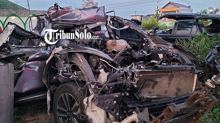 Kecelakaan Maut di Tol Semarang-Solo, Minibus Hancur Usai Tabrak Truk Box, Tiga Orang Tewas