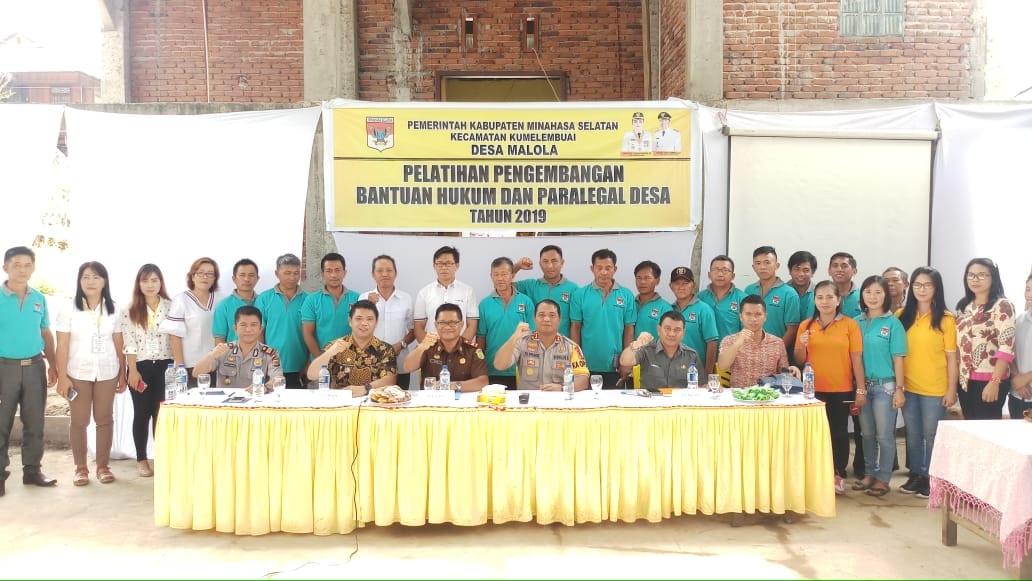 kejari-dan-polres-minsel-bekali-perangkat-desa-malola-materi-pengelolaan-dandes.jpg