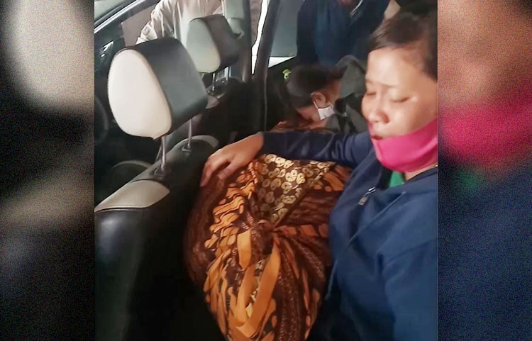 Keluarga Bawa Jenazah Pakai Taksi Online, 3 Jam Tak Ada Sopir Padahal Sudah Membayar untuk Ambulans