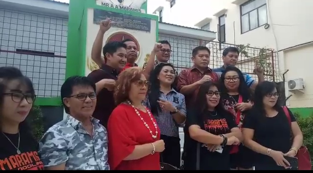 keluarga-besar-maramis-sambangi-monumen-aa-maramis.jpg