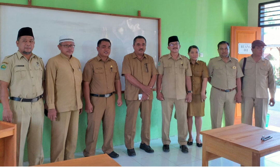 kemenag-bolmut-monitoring-usbn-di-smp-1-kaidipang.jpg
