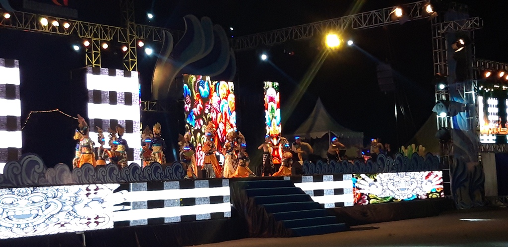 kemeriahan-pembukaan-manado-fiesta-2019c.jpg
