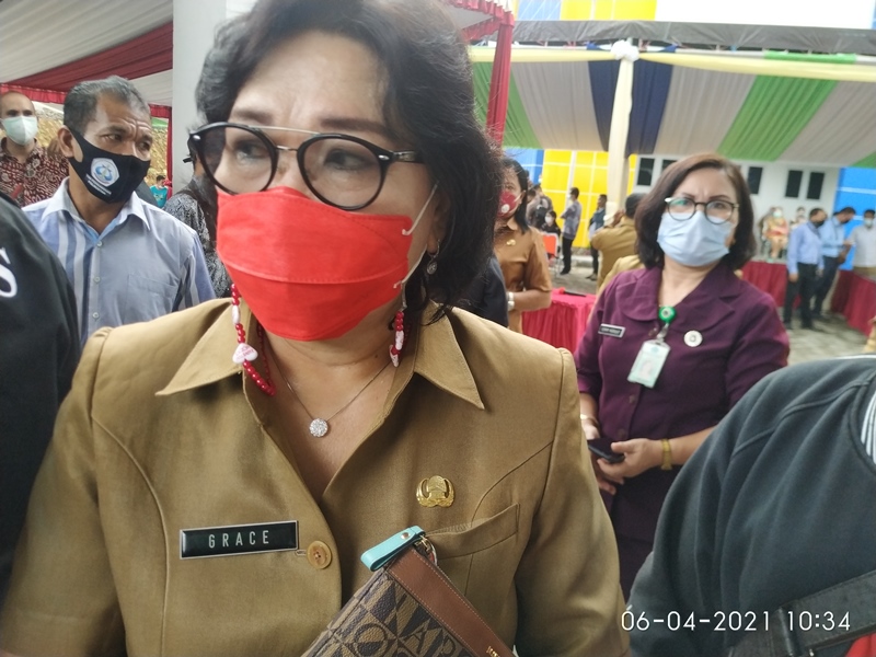 kepala-dinas-pendidikan-sulut-dr-grace-punuh-6564564565.jpg