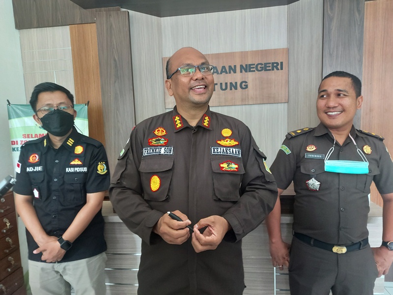 kepala-kejaksaan-negeri-bitung-frenkie-son-3.jpg