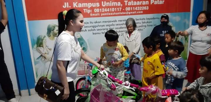 kepedulian-dr-hc-vonnie-a-panambunan-sth-dan-anak-tercintanya-shintia-gelly-rumumpe-sgr.jpg